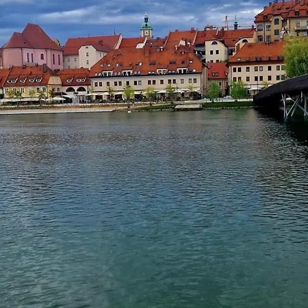 Lent Riverstay Apartamento *