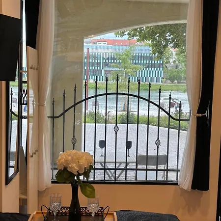 Lent Riverstay דירה